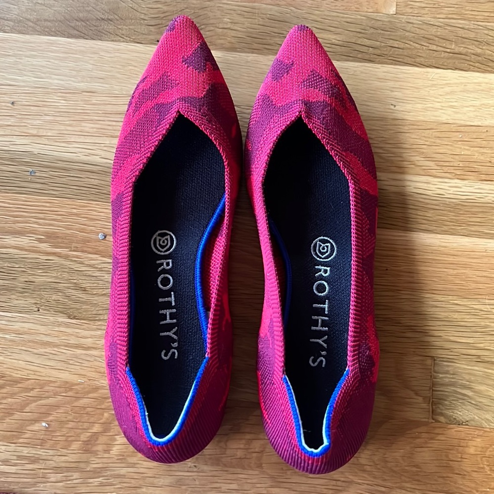Rothy’s The Point Flats Red Camo